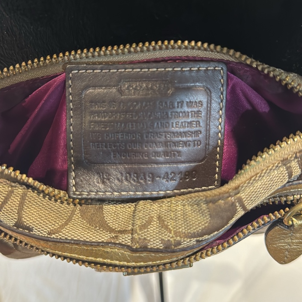 Coach Penelope Swingpack Purse - Picture 8 of 9